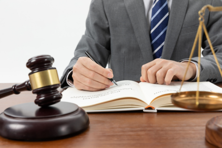 Connecta amb els entorns controlats de les AI Regulatory Sandboxes per validar legalment els teus projectes d’IA
